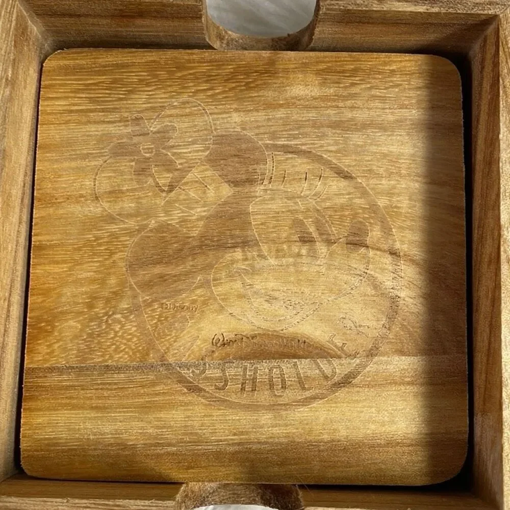 Disney Annual Passholder Wooden Coaster Set Minnie Mouse Set of 4 Epcot